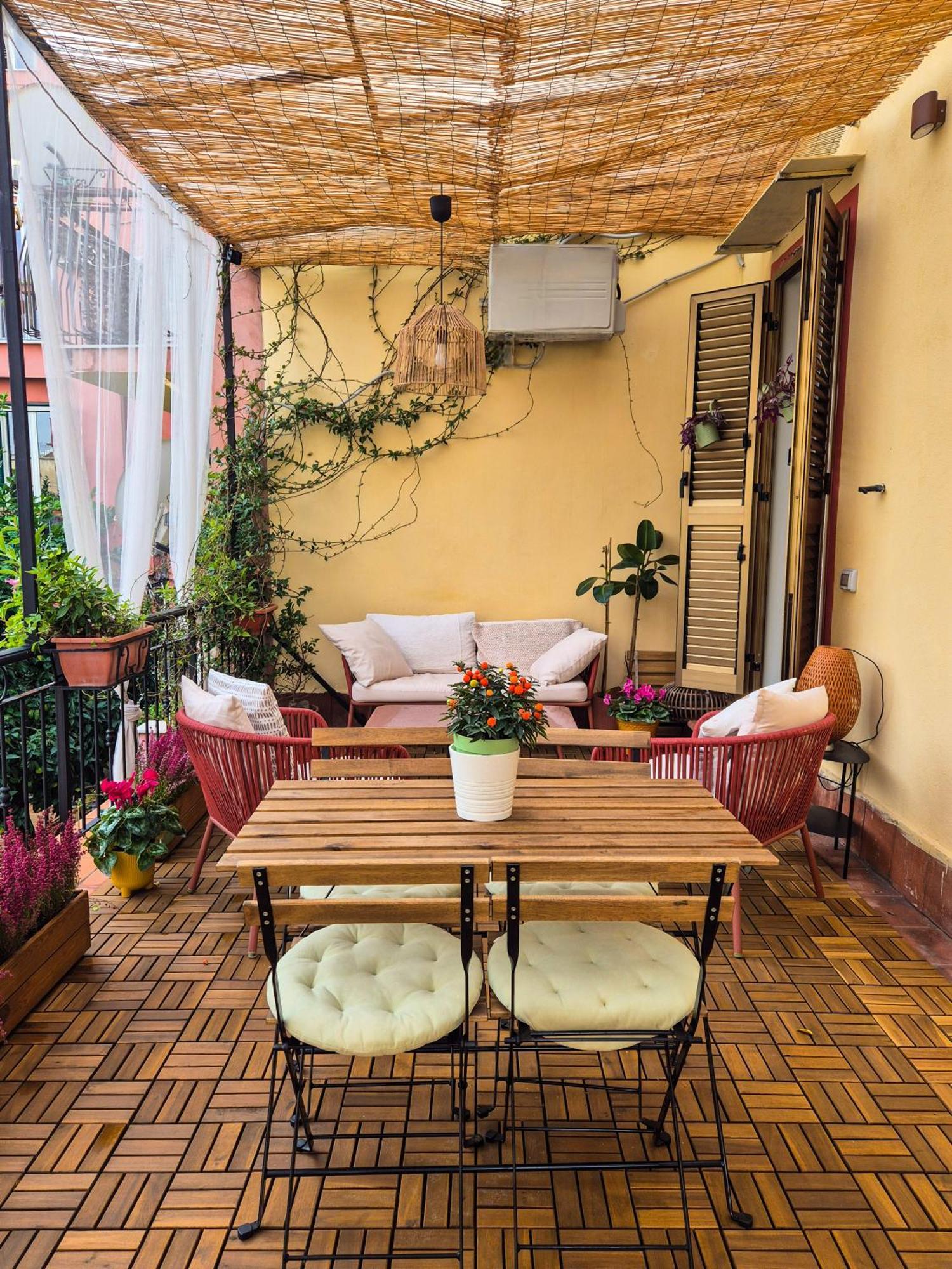 La Terrazza Al Museo Apartment Napoli Bagian luar foto