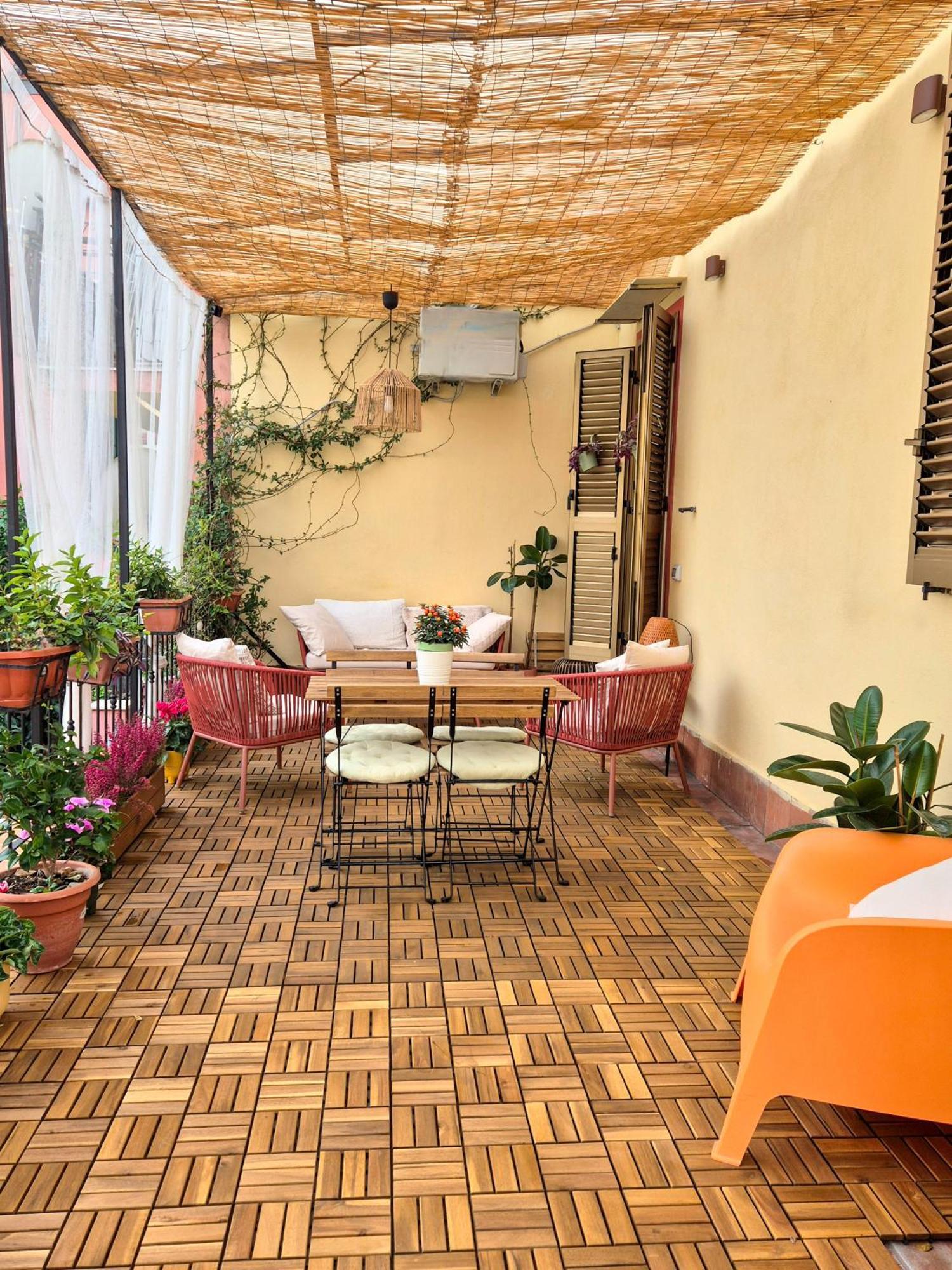 La Terrazza Al Museo Apartment Napoli Bagian luar foto